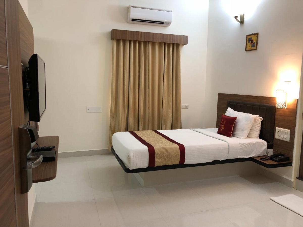 Hotel Grand Bee Bangalore Eksteriør billede