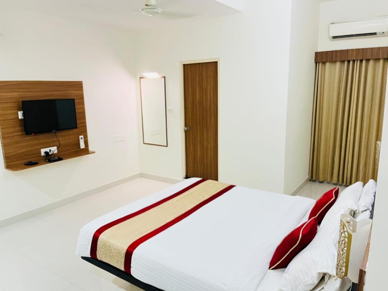 Hotel Grand Bee Bangalore Eksteriør billede