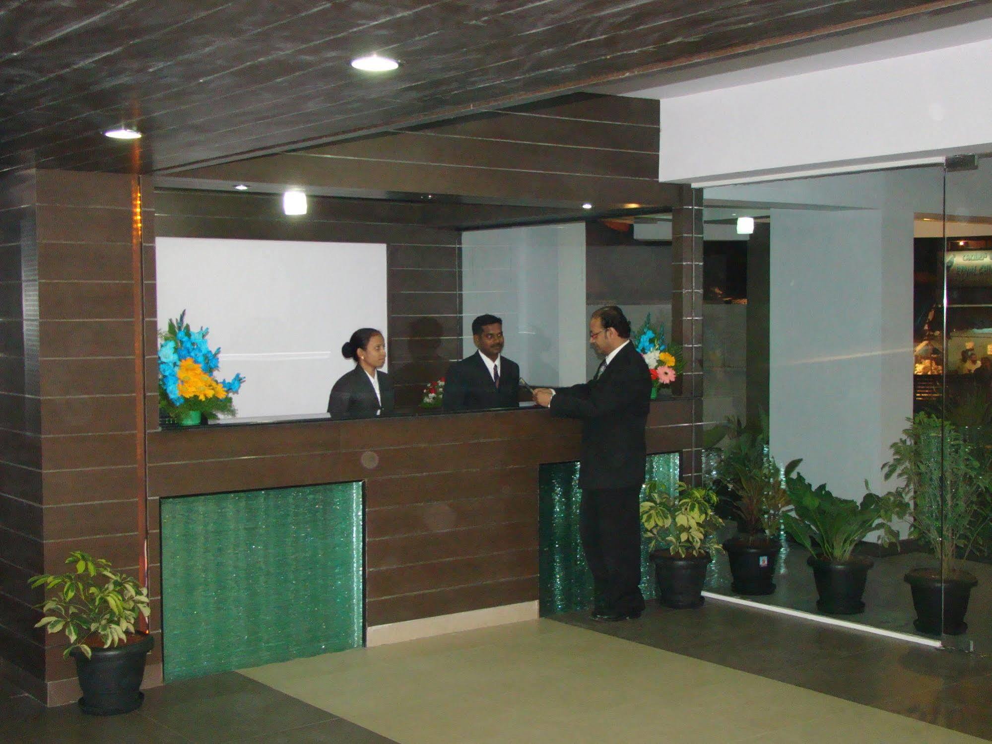 Hotel Grand Bee Bangalore Eksteriør billede