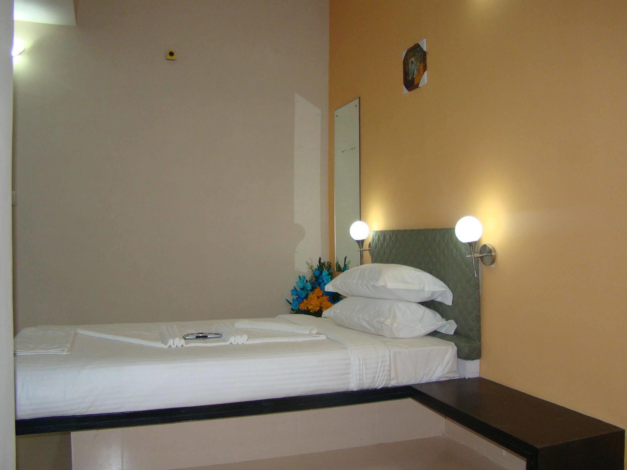 Hotel Grand Bee Bangalore Eksteriør billede
